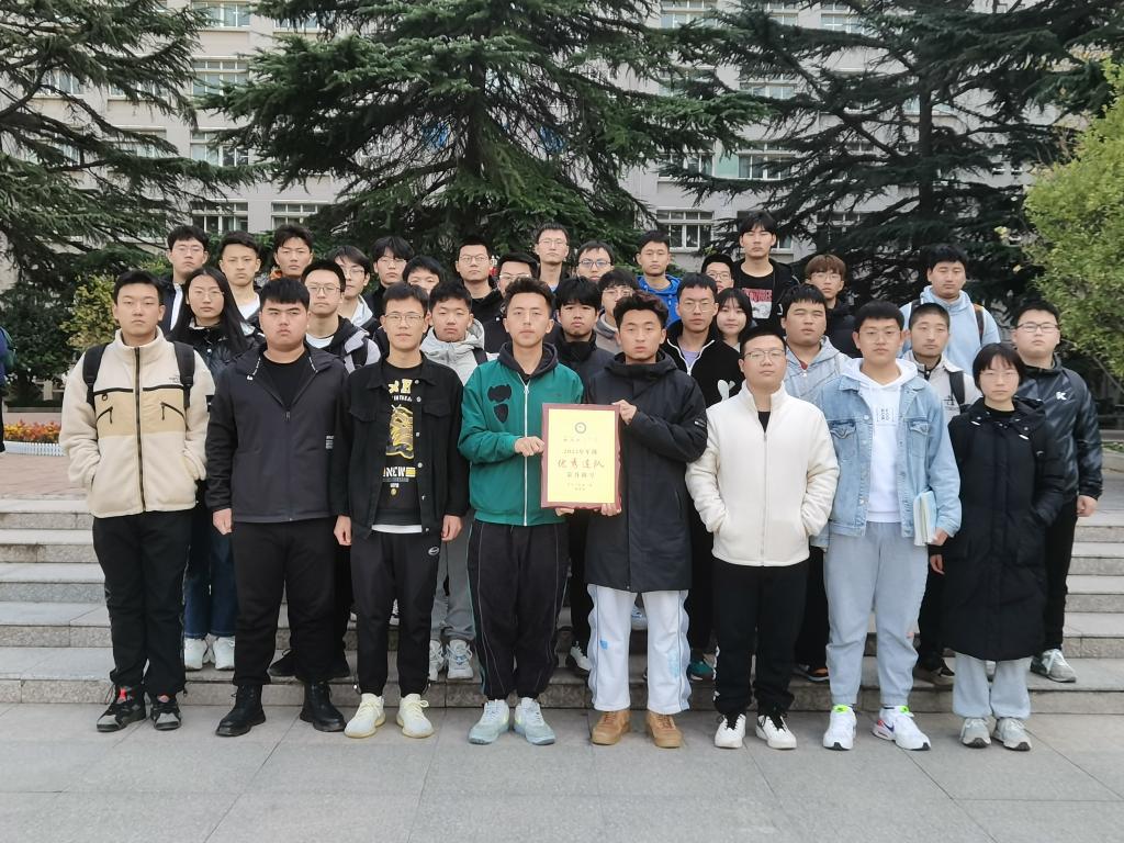 优秀学员:汽服211张炜嘉,车辆211连世豪,马珍,车辆212康晨阳,汽服212c